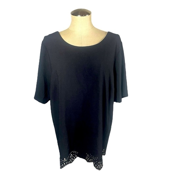 NWT Torrid Black Short Sleeve Crepe Blouse w/laser cutout detail Size 3X - Picture 1 of 5
